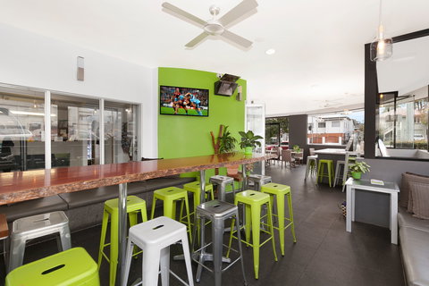 Hotel Chino - Tourism Cairns 1