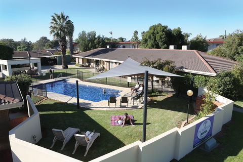 Jacaranda Motel And Holiday Units - Tourism Cairns 0