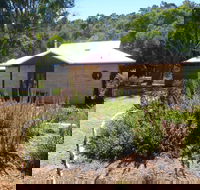Jalbrook  Estate-  CottagesAlpacasGallery  Function Centre - Tourism Cairns