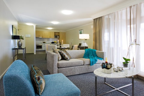 Pacific Suites Canberra - Tourism Cairns 5