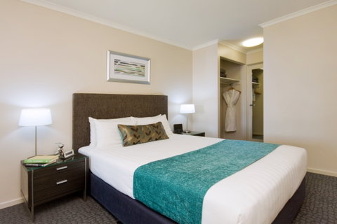 Pacific Suites Canberra - Tourism Cairns 6