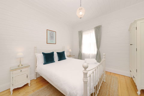 Poets Cottage - Tourism Cairns 2