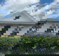 Rest and Nest  Sid's Place - Tourism Cairns