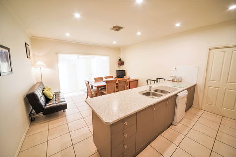 Shamore Apartments - Eleventh Street Mildura - Tourism Cairns 8