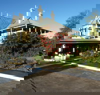 Airlie House Motor Inn - Tourism Cairns