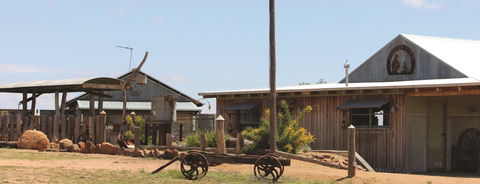 Billy'O Bush Retreat - Tourism Cairns 0