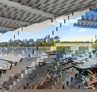 Boats and Bedzzz - The Murray Dream self-contained moored Houseboat - Tourism Cairns