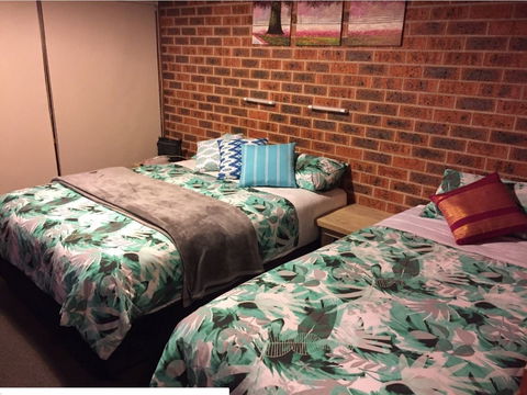 Colonial Motel - Tourism Cairns 1