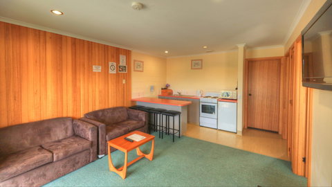 Kermandie Lodge - Tourism Cairns 1