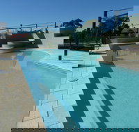 McNevins Logan Park Motel - Tourism Cairns