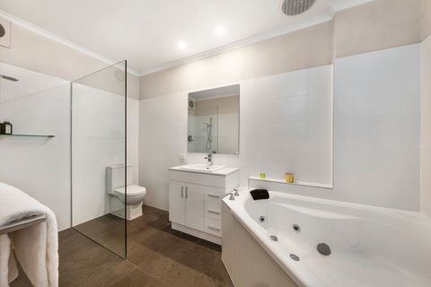Moonlight Bay Apartments - Tourism Cairns 1