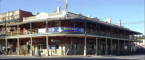 Murrumbidgee Hotel - Tourism Cairns 0