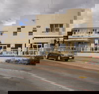 Neptune Grand Hotel - Tourism Cairns