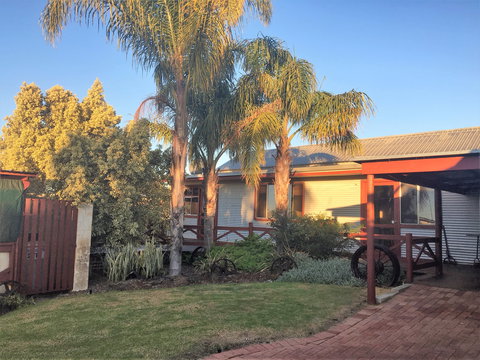 Redgum Village Dandaragan - Tourism Cairns 0