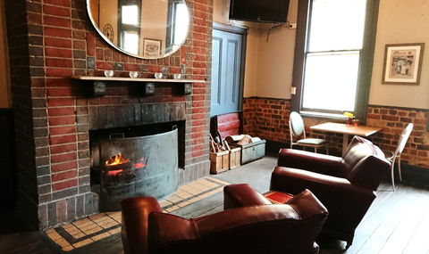 Royal Mail Hotel Braidwood - Tourism Cairns 2