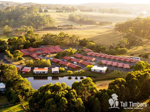 Tall Timbers Tasmania - Tourism Cairns 0
