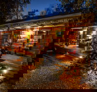 1860 Luxury Accommodation - Tourism Cairns