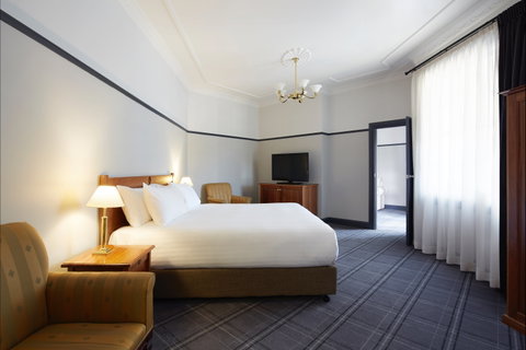 Brassey Hotel - Tourism Cairns 0