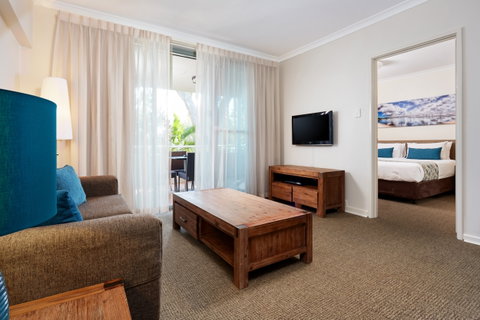 Broadwater Resort Como - Tourism Cairns 1