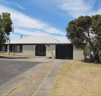 Carthew Street Holiday Home - Tourism Cairns