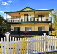 Clemandtines Vintage Beach Estate