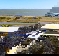 Coorong Aurora - Breathtaking Waterfront Escape - Tourism Cairns