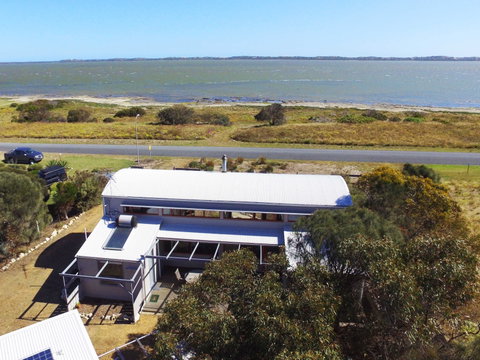Coorong Aurora - Breathtaking Waterfront Escape - Tourism Cairns 0
