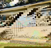 Cosy Seaside Cottage - Tourism Cairns