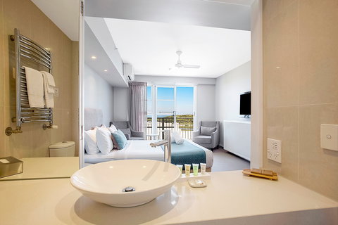 Deep Blue Hotel And Hot Springs - Tourism Cairns 2