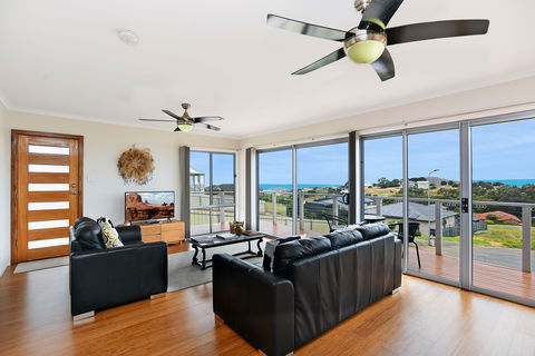 Fluke Court, Encounter Bay - Tourism Cairns 2