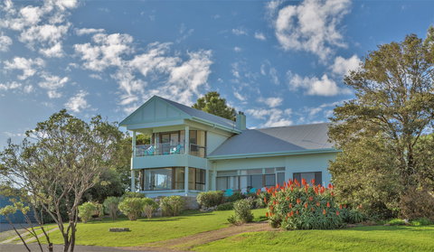 King Of North Bay - Tourism Cairns 0