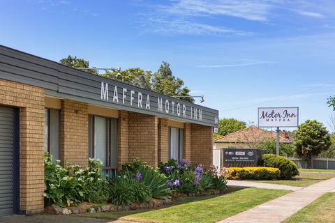 Maffra Motor Inn - Tourism Cairns 0