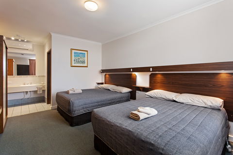 Maffra Motor Inn - Tourism Cairns 1