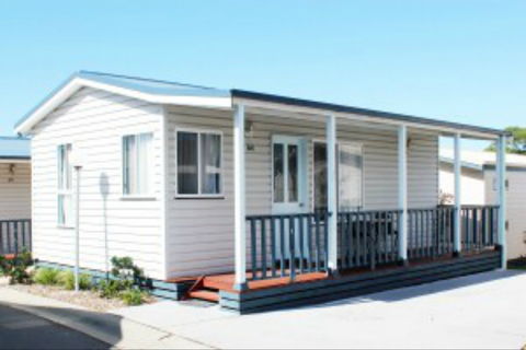 Redhead Beach Holiday Park - Tourism Cairns 0