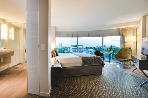 The Point Brisbane Hotel - Tourism Cairns 2