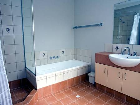 Albany Bayside Ocean Villas - Tourism Cairns 1