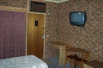 Cottage Motor Inn - Tourism Cairns 3