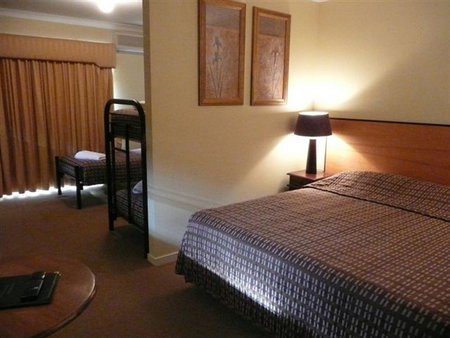 Margaret River Hotel & Holiday Suites - Tourism Cairns 5