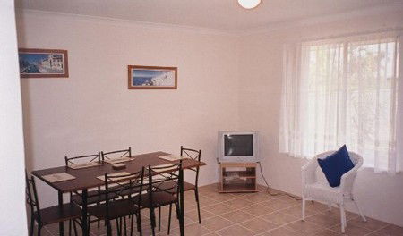 JJ's Holiday Cottages - Butler Street - Tourism Cairns 0