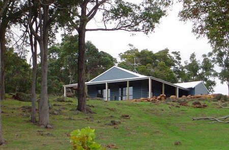Vista Ridge Estate - Top Paddock Cottage - Tourism Cairns 0