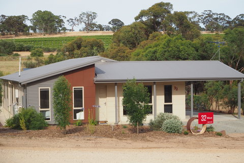 32 West B & B - Tourism Cairns 0