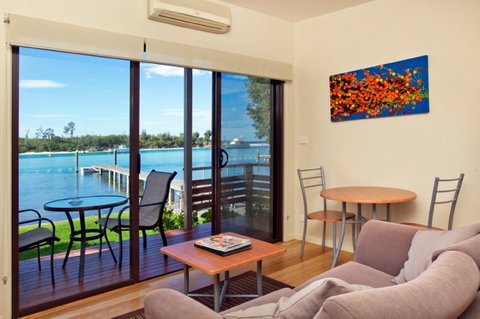 Anglesea Lodge - Tourism Cairns 0