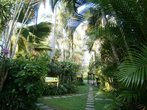 Balgal Beach Holiday Units - Tourism Cairns 0