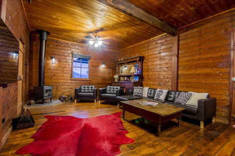 Blaxland's Cottage - Tourism Cairns 1