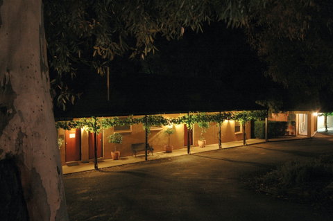 Burra Motor Inn - Tourism Cairns 1