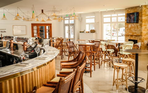 Charing Cross Hotel Waverley - Tourism Cairns 2