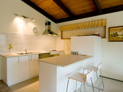 Chisholm Heights CBD Accommodation - Tourism Cairns 2