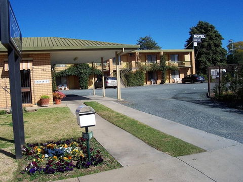 Deniliquin Motel - Tourism Cairns 0