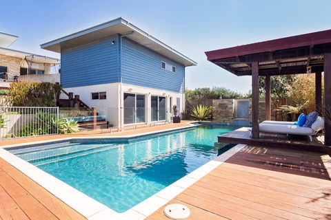 Fragrant Harbour - Tourism Cairns 2