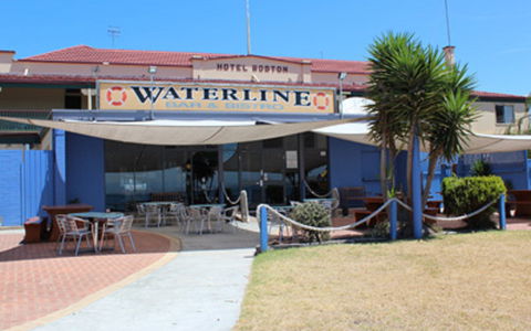 Hotel Boston - Tourism Cairns 1